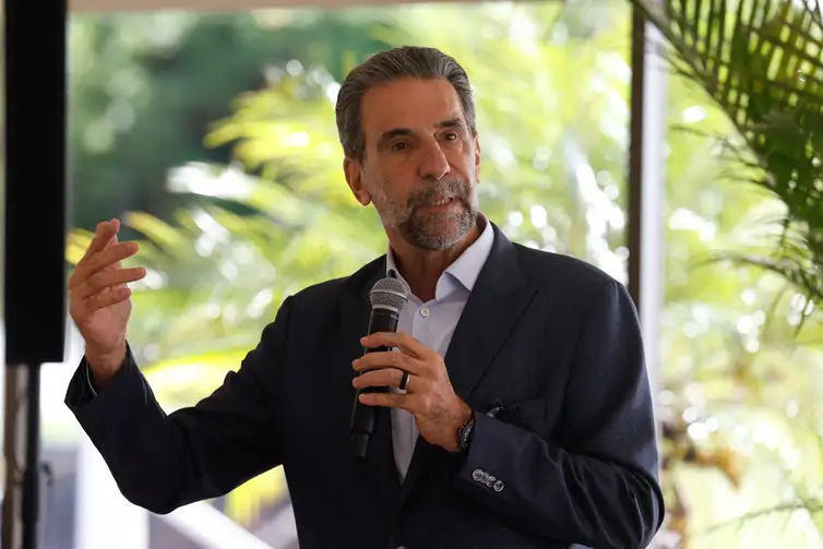 Diretor brasileiro de Itaipu garante tarifa reduzida em 2027