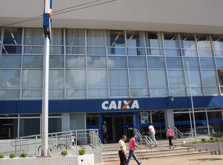 Caixa e BB liberam abono salarial para nascidos em maio e junho