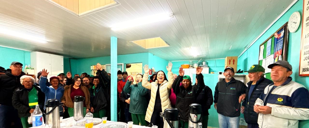 Dia do Gari é celebrado com café da tarde especial em homenagem aos profissionais da limpeza urbana de Guarapuava