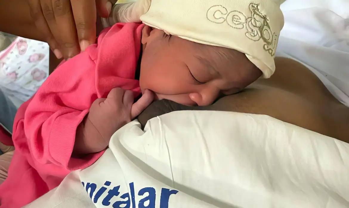 Sancionada lei que amplia licença-paternidade