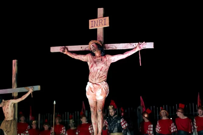 Encenação da Paixão de Cristo mobiliza comunidade na Vila Bela nesta quarta (1º), em Guarapuava