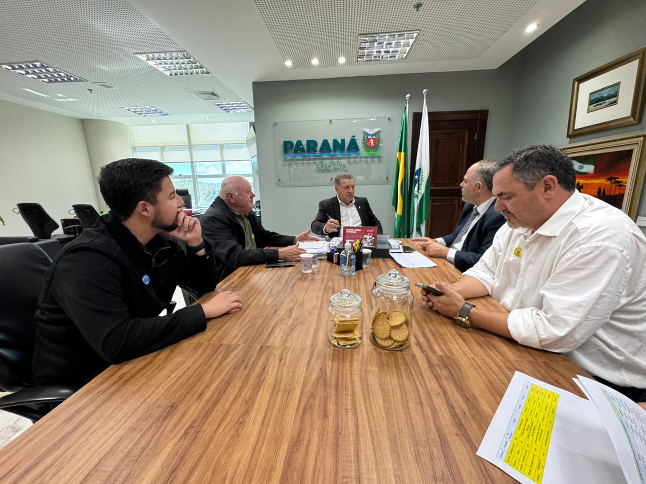 Artagão Júnior intermedeia reunião entre prefeito Konjunski e o chefe da Casa Civil Ortega para tratar de investimentos em Cantagalo