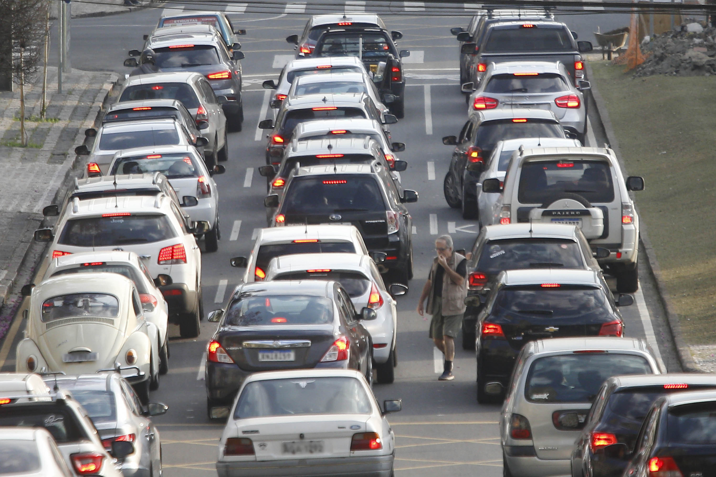 Com IPVA mais barato, número de motoristas que quitaram tributo cresce 12% no Paraná