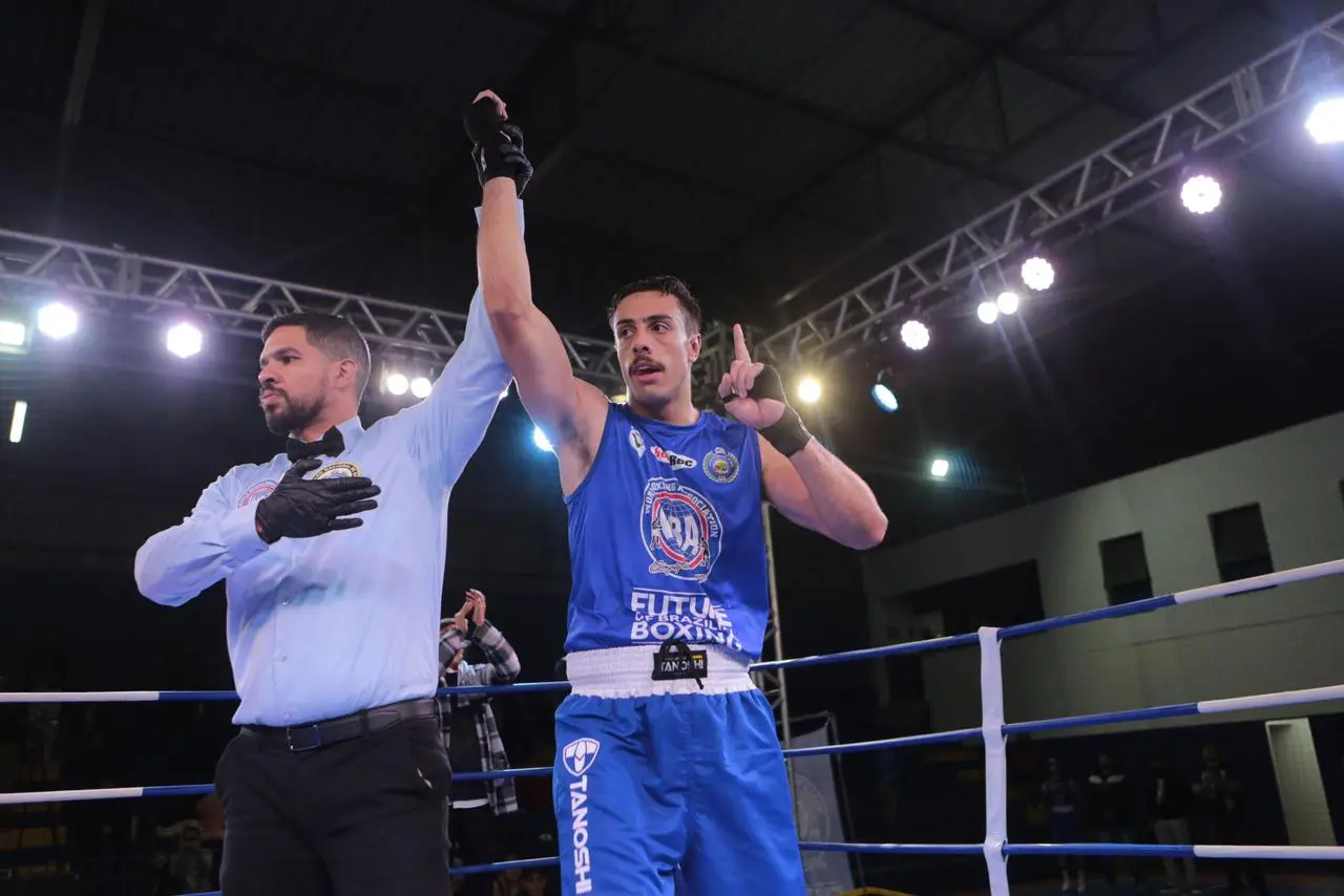Acadêmico de Educação Física da Unicentro ganha destaque no boxe nacional