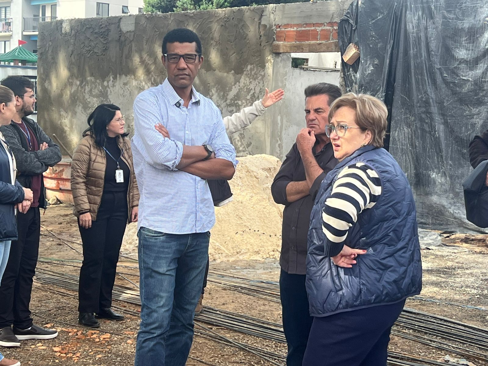 Vereador Nego Silvio comemora melhorias na escola que marcou sua infância; “reivindicação atendida pelo prefeito Baitala”, afirma